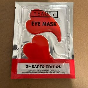 Yeauty 2hearts edition Red Heart Eye Masks 2 pack of 2 eye masks